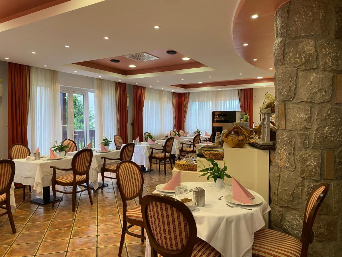 Boutique Hotel Grahor Sezana ภายนอก รูปภาพ