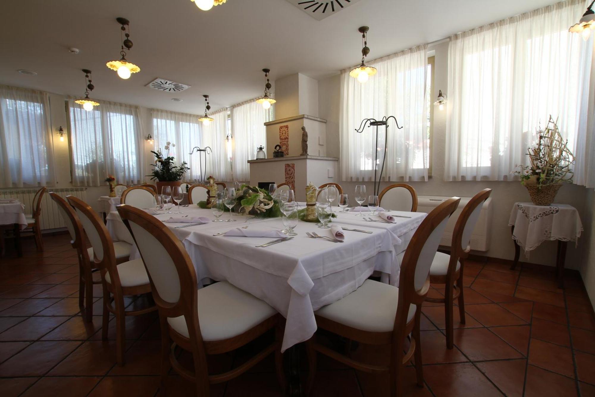 Boutique Hotel Grahor Sezana ภายนอก รูปภาพ