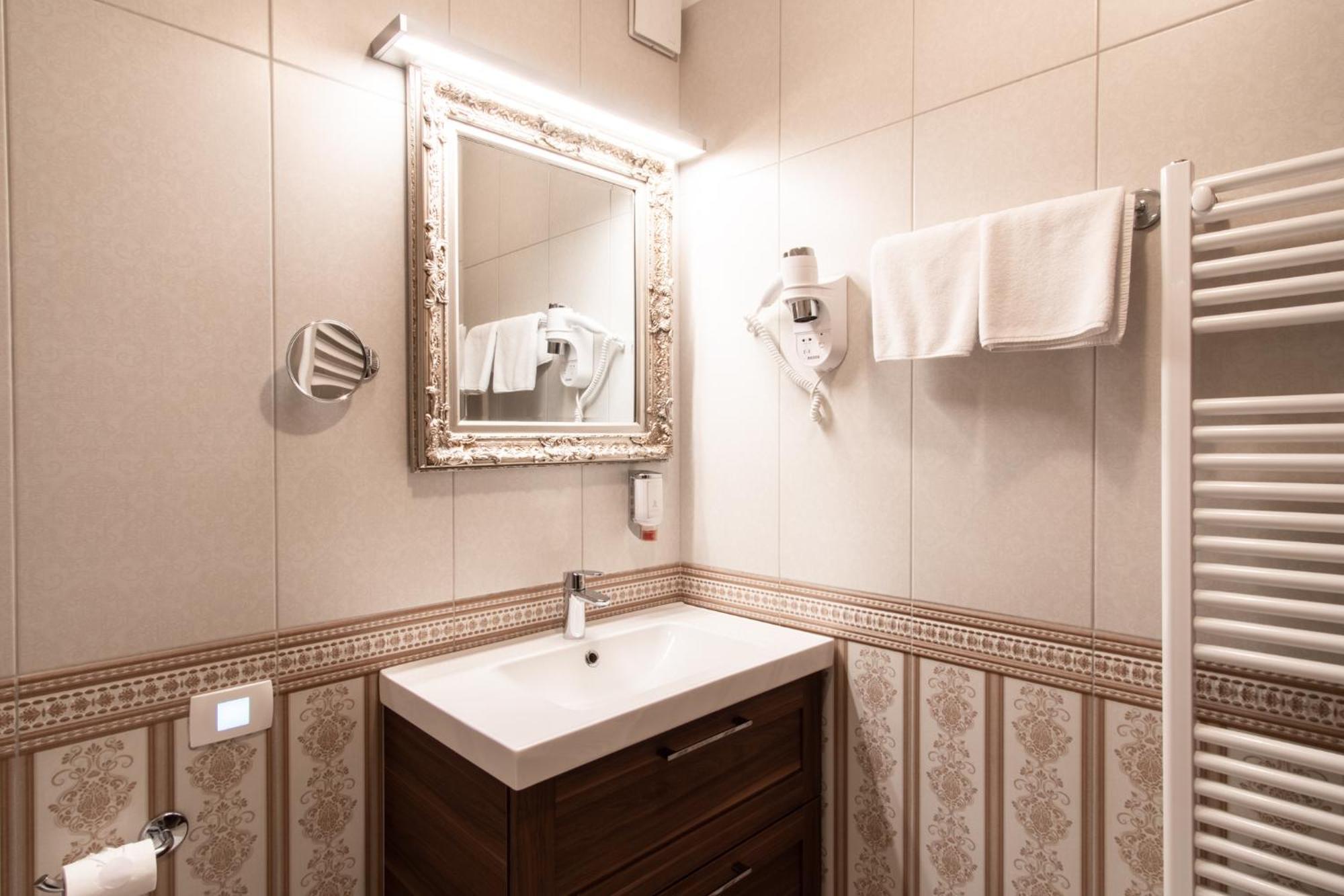 Boutique Hotel Grahor Sezana ห้อง รูปภาพ