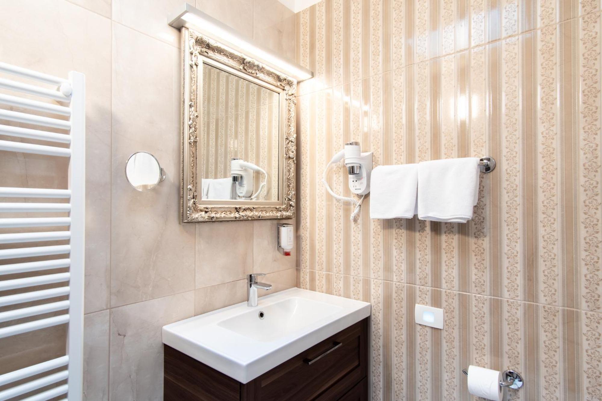 Boutique Hotel Grahor Sezana ห้อง รูปภาพ
